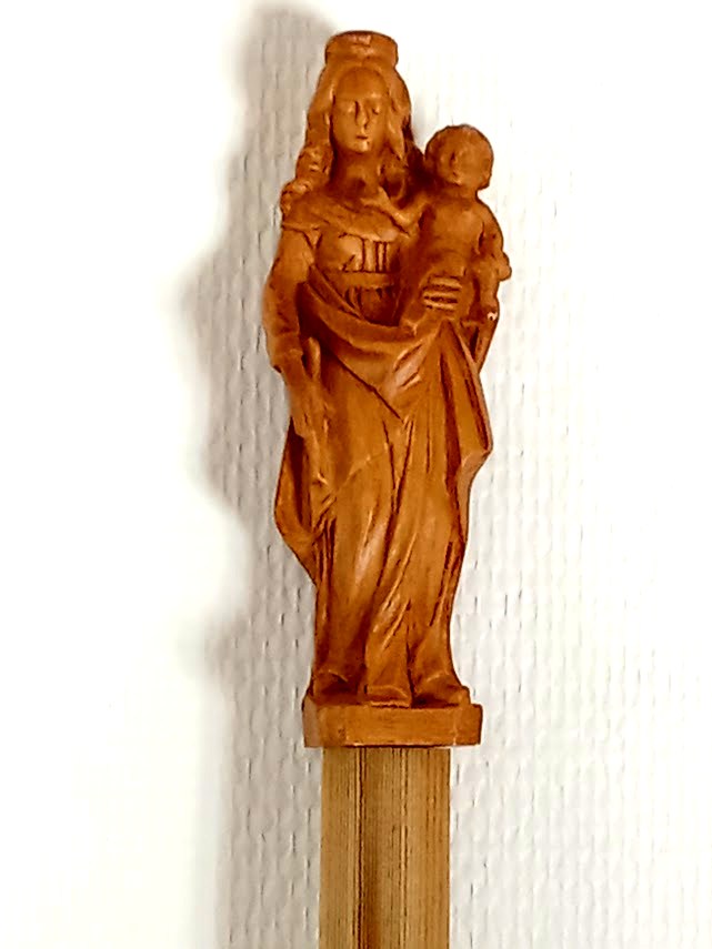 Statuette en bois de la Vierge à l’Enfant